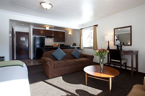 The Mammoth Creek Hotel