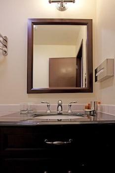 The Mammoth Creek Hotel